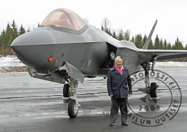 F35_pence