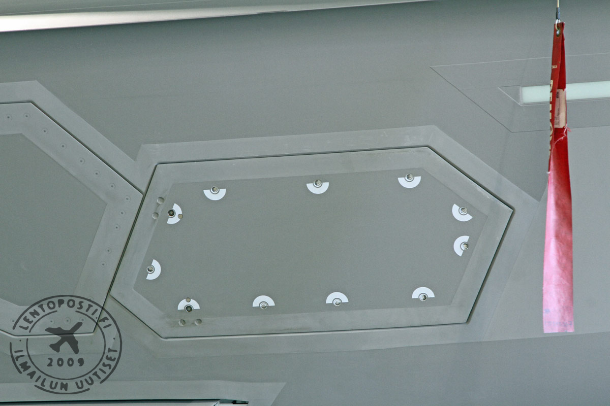F35_coating_1