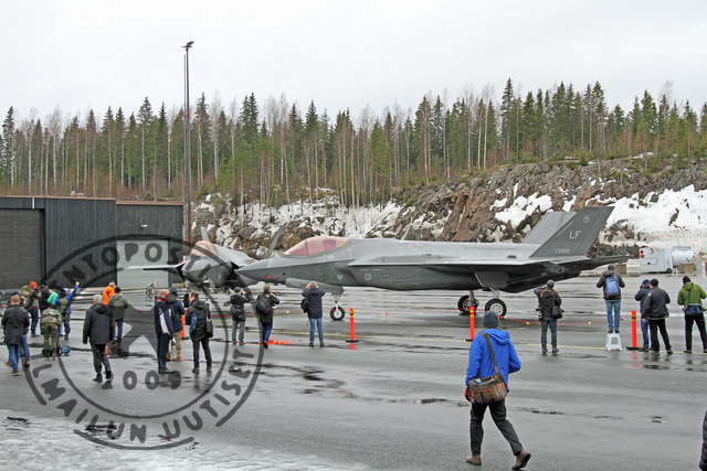 F35_media_ulkona