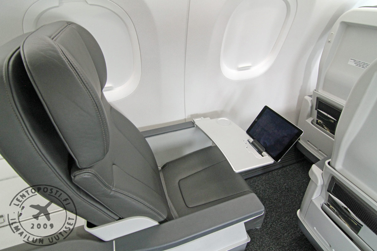 E195E2_cabin_business_2