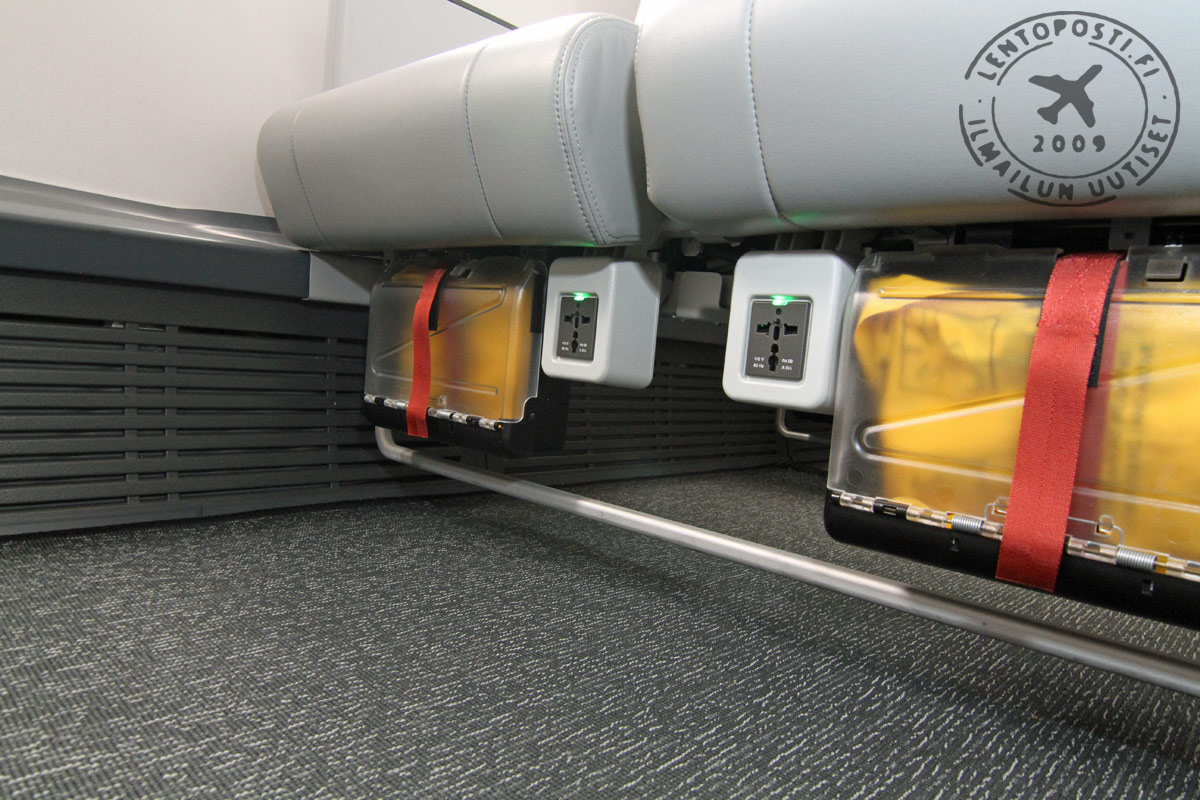 E195E2_cabin_business_3