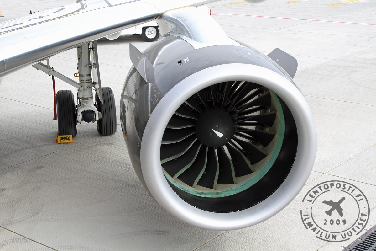 E195E2_engine_1