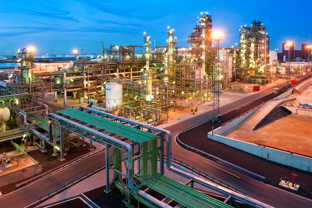 Rotterdam_NExBTL_plant_night2_small