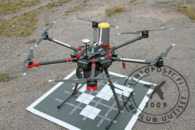 Ever_Drone_alustalla