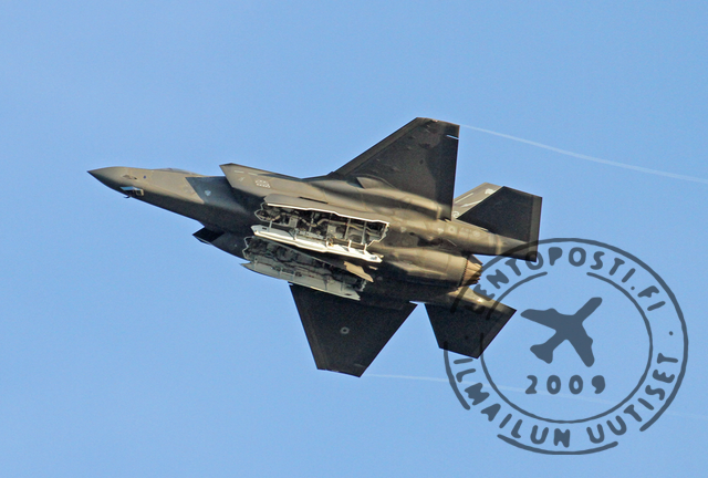 F35_flyby_2