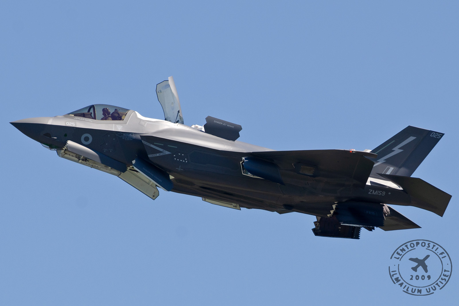 ZM159_300622