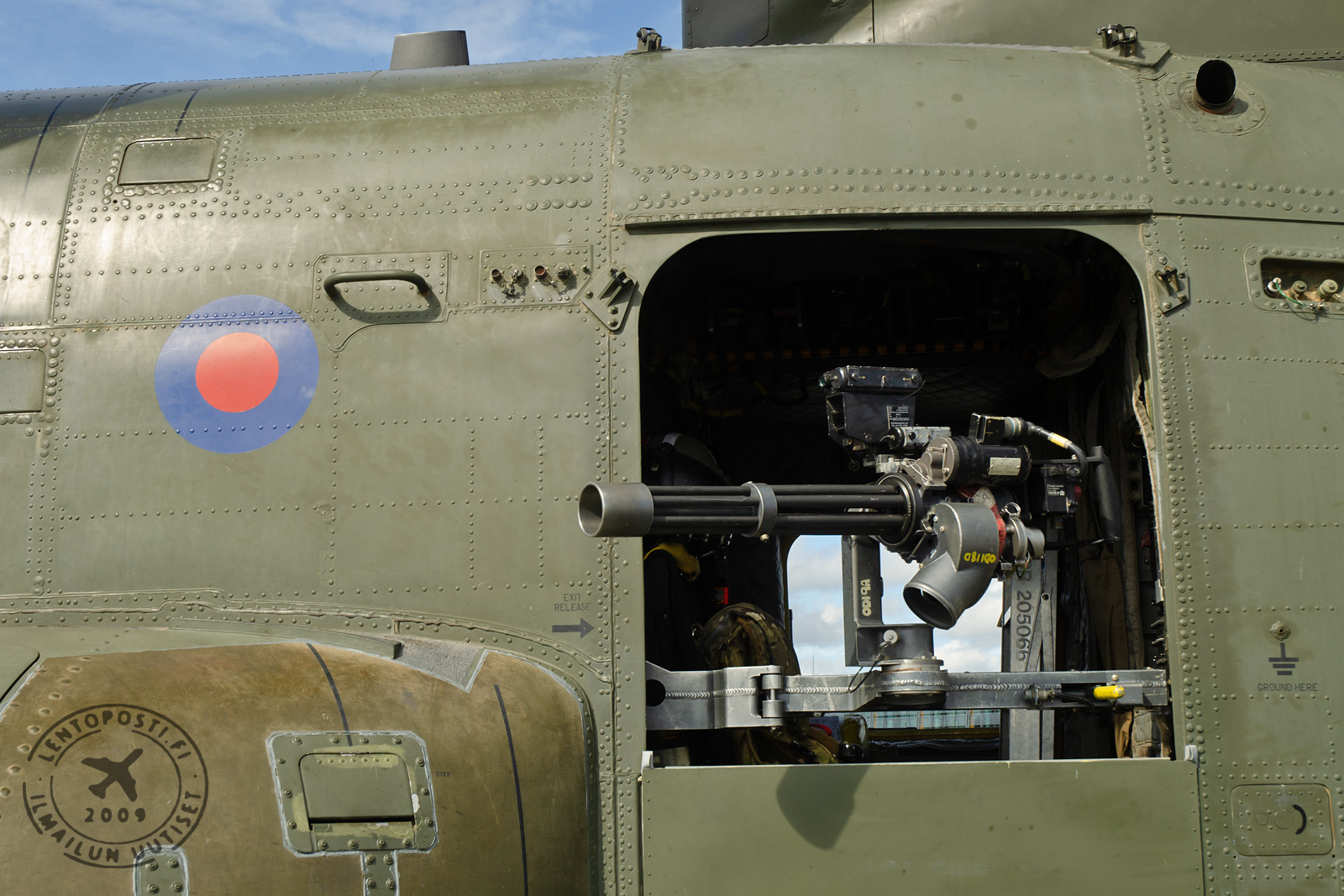 ZH899_gatling_030822