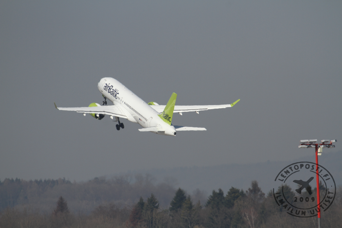 AirBaltic_A220_takeoff
