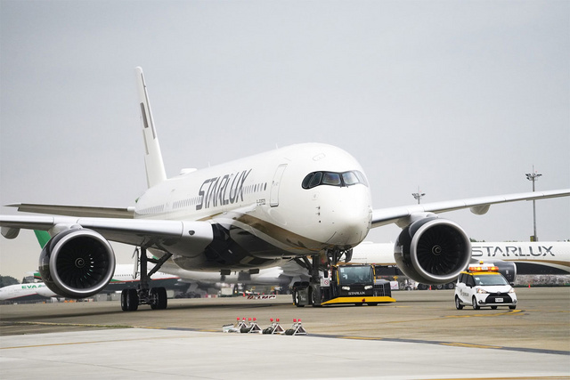 Starlux_A350_2