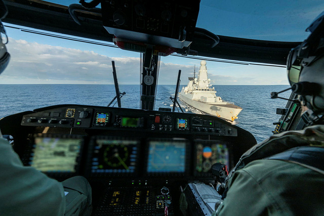 HMS_Diamond_Wildcat_ilmassa_1