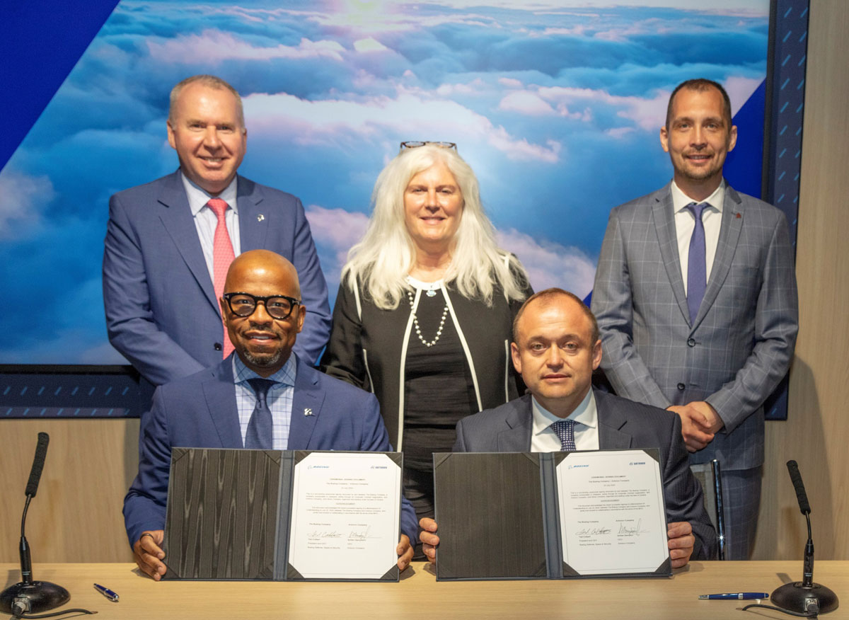 BoeingAntonovSigning
