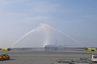 JAL_777_suihku_1