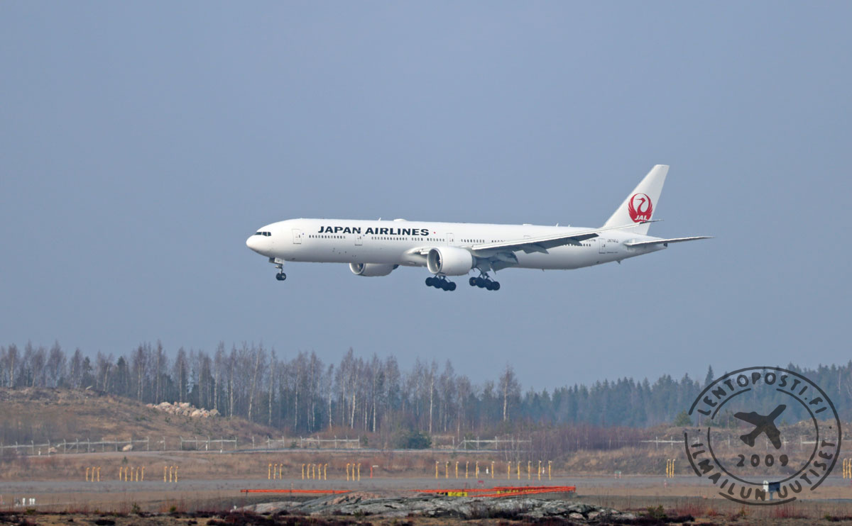 JAL_777_ldg
