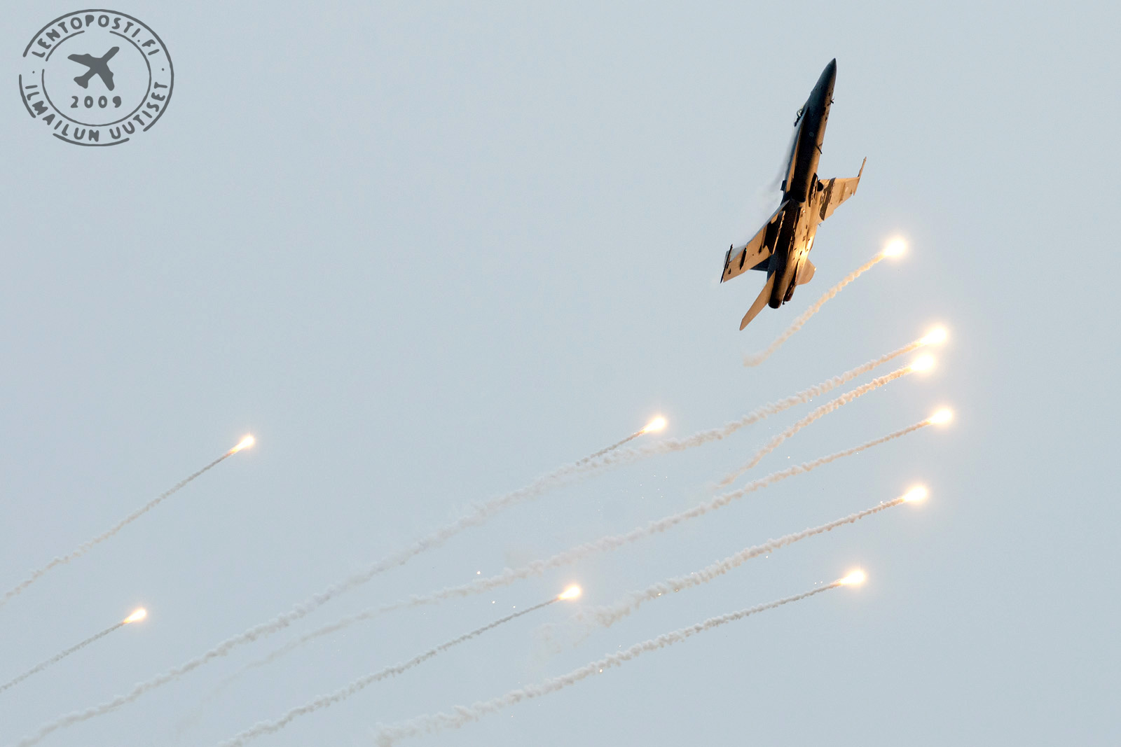 HN-414_flares_190622