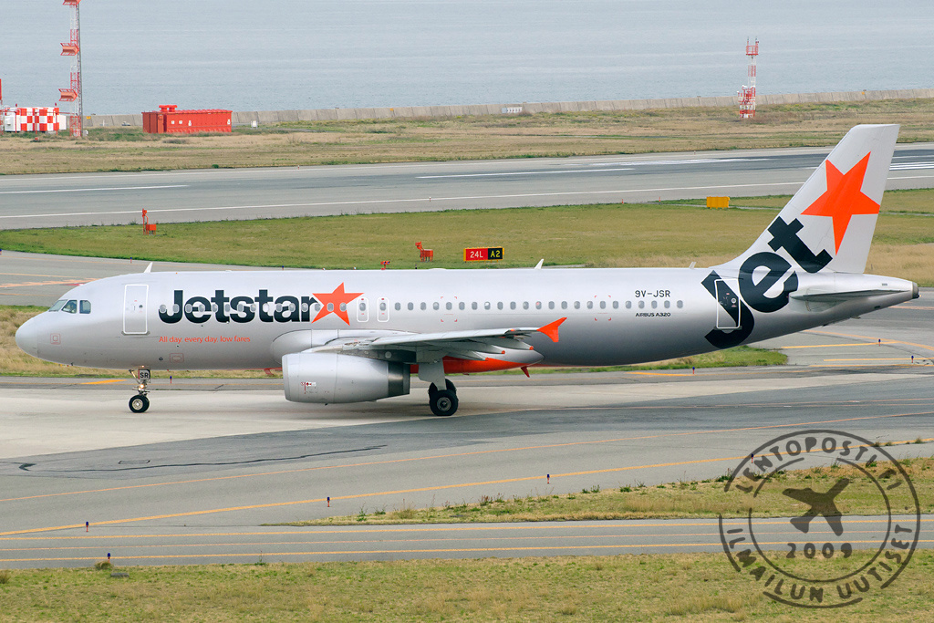 9V-JSR_120414