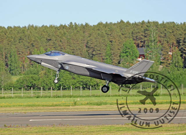 KAU25_F35_landing