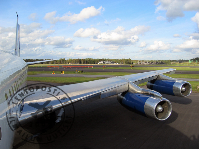 N88ZL_wing