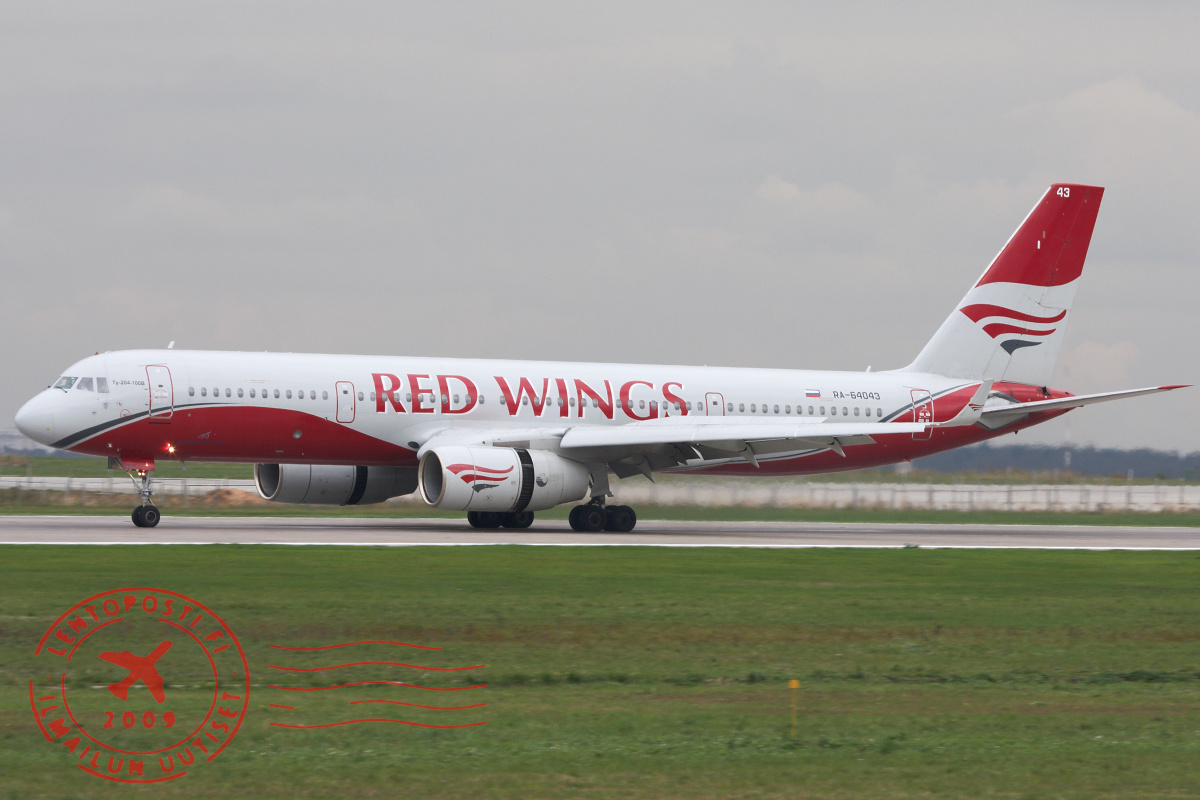 Red Wings Tupolev Tu-204 RA-64043